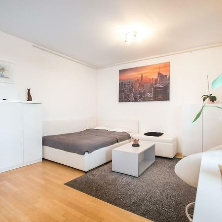 Cozy & Modern Studio With Balcony Загреб Екстер'єр фото